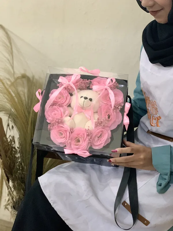 Golden Arrangement Tas